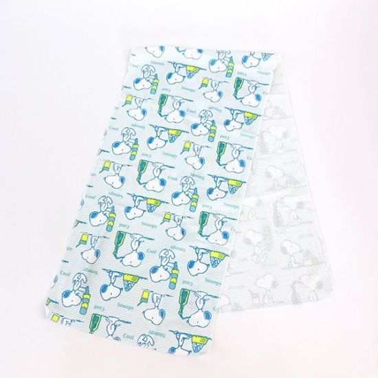 Cool and cool Snoopy towel