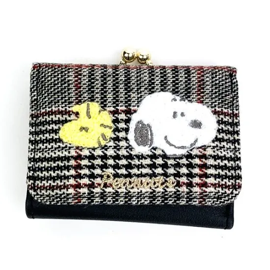Snoopy's Cute Fashion Items