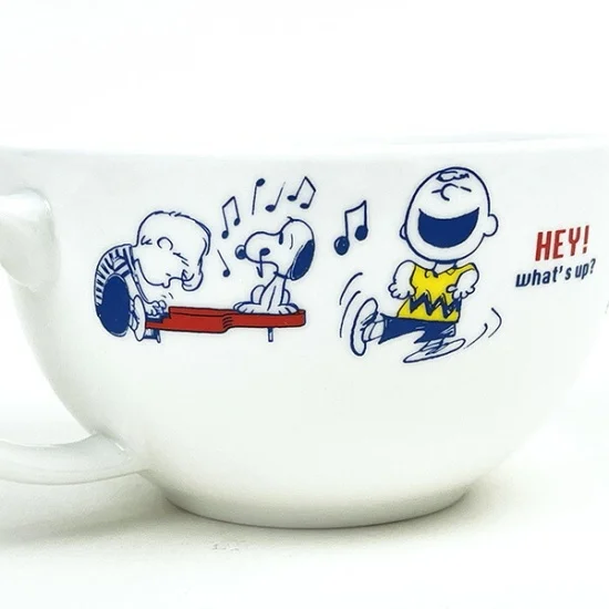 Snoopy's stylish mugs