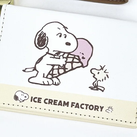 Snoopy pass case