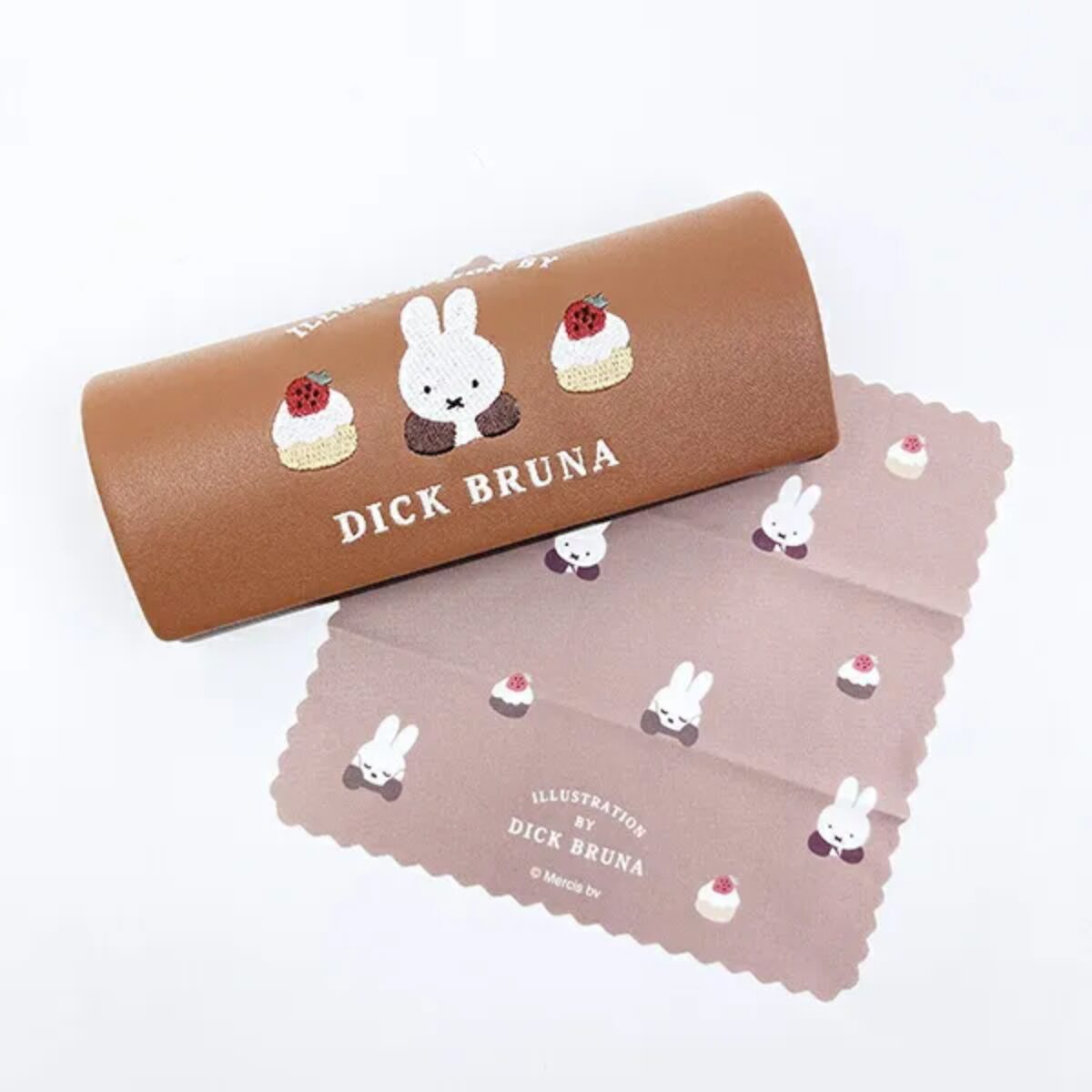 ミッフィーとスウィーツで食べたくなるかわいさ！？くすみカラーが大人かわいいドルチェシリーズのメガネケースです。