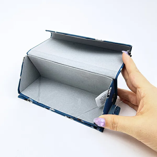 パペットスンスンのメガネケース